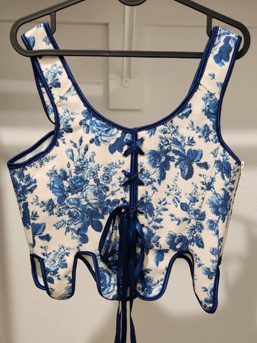 Scarlet Darkness Blue & White Floral Toile Corset Top – NWT Size 12